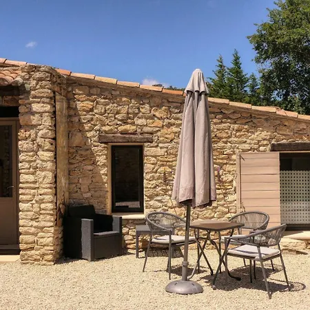 Le Hameau Fleur De Pierres , , Et Table D'hotes 3*
