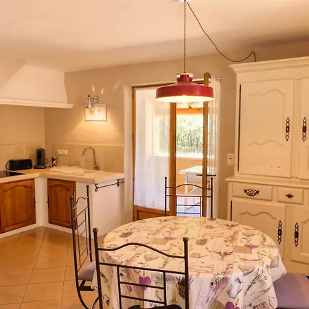 Le Hameau Fleur De Pierres , , Et Table D'hotes 3*