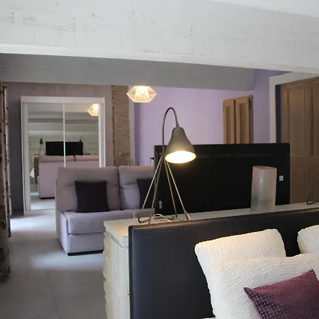 Casa de hóspedes Le Hameau Fleur De Pierres , , Et Table D'hotes 3*