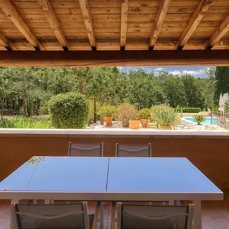 Le Hameau Fleur De Pierres , , Et Table D'hotes 3*