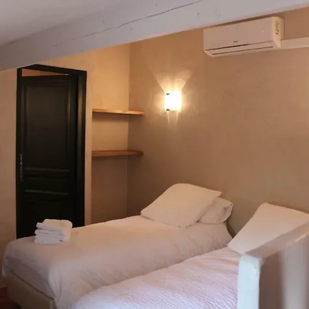 Le Hameau Fleur De Pierres , , Et Table D'hotes
